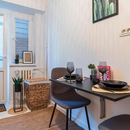 Jungle Apartment 15 Min Walk To Beach & Downtown Констанца Екстериор снимка