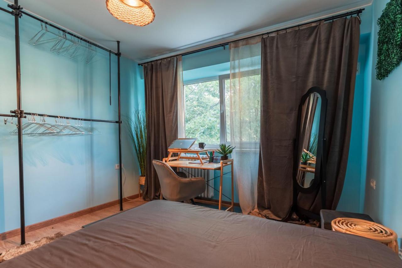 Jungle Apartment 15 Min Walk To Beach & Downtown Констанца Екстериор снимка