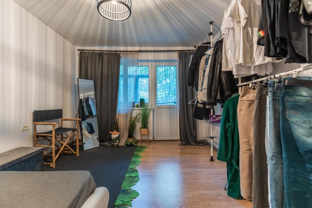 Jungle Apartment 15 Min Walk To Beach & Downtown Констанца Екстериор снимка